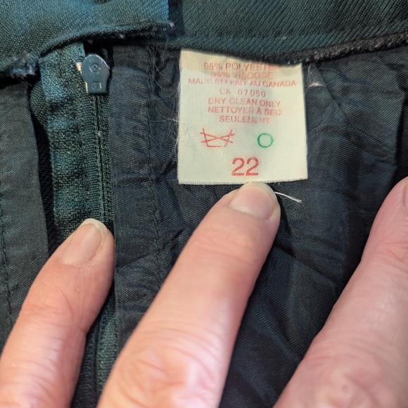 Plus size (22) Dark Green pleated skirt Vintage 90s - Picture 6 of 6